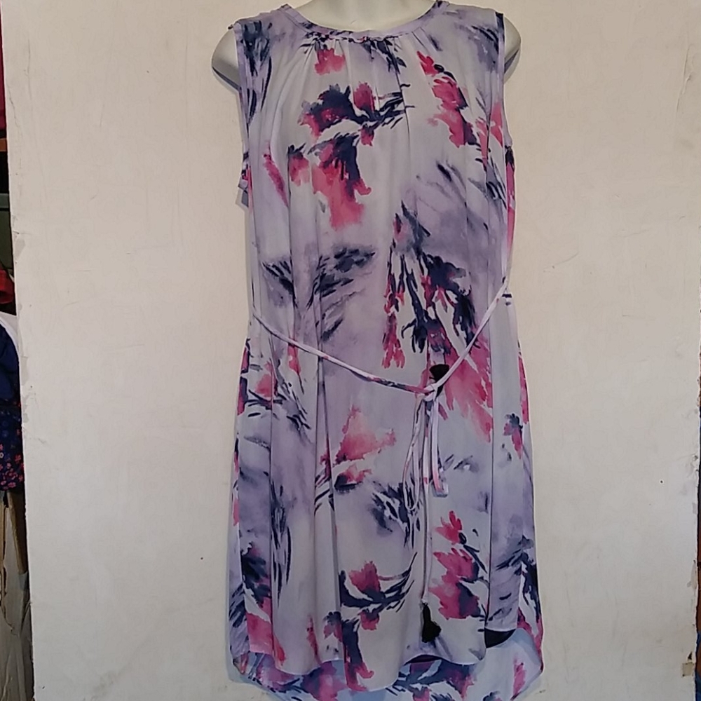 Simple vera. Vera wang. floral sleeveless dress